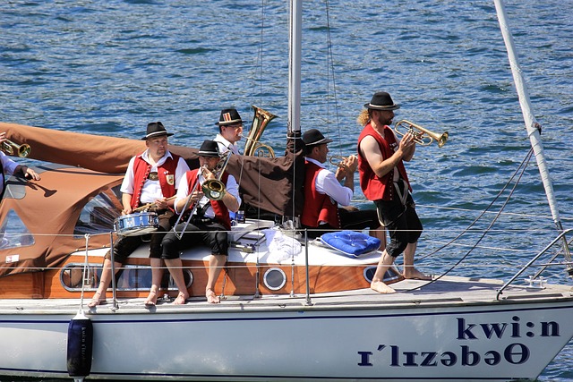 并探讨其在 并探讨其在